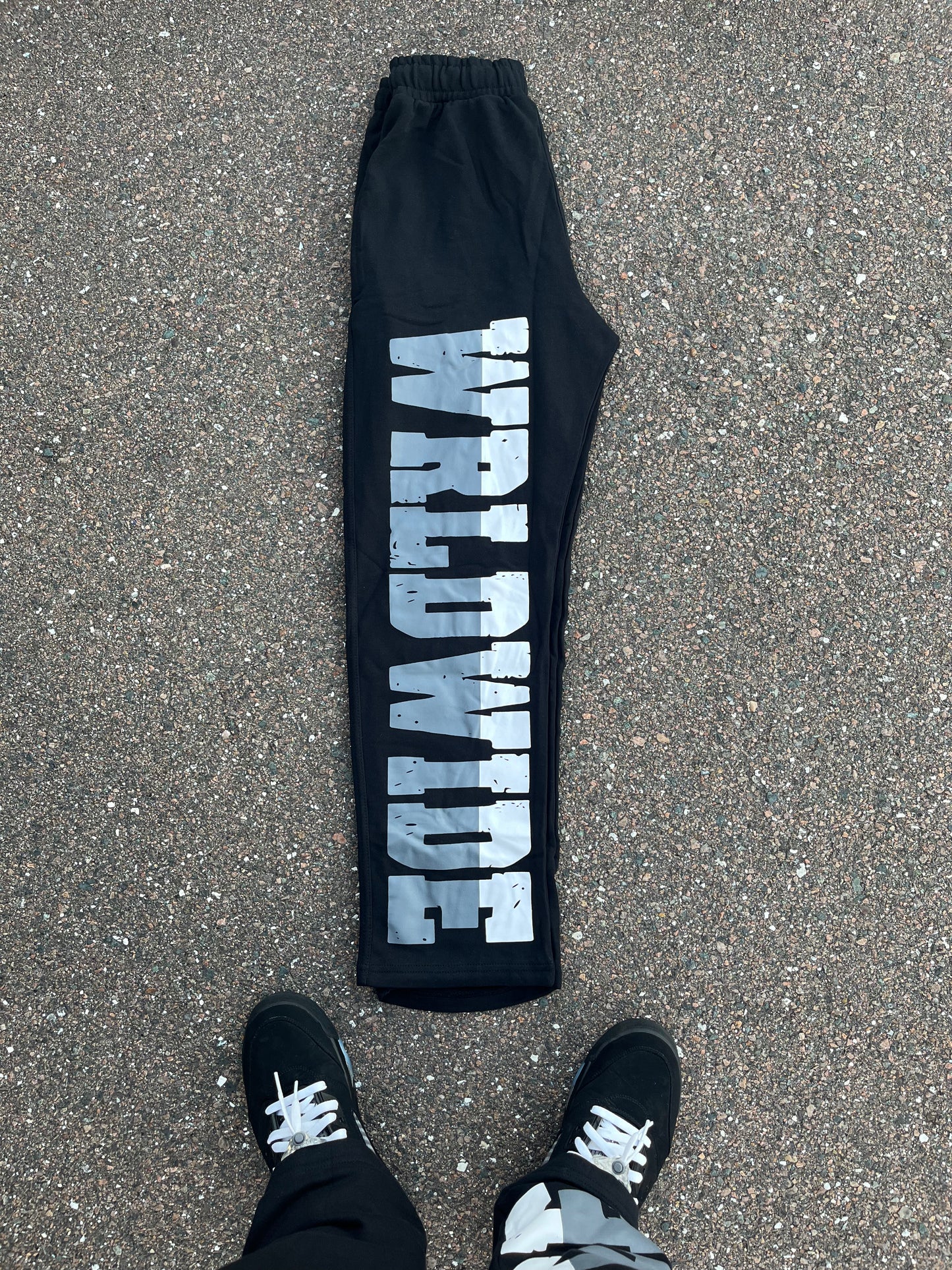 WRLDWIDE SWEATS