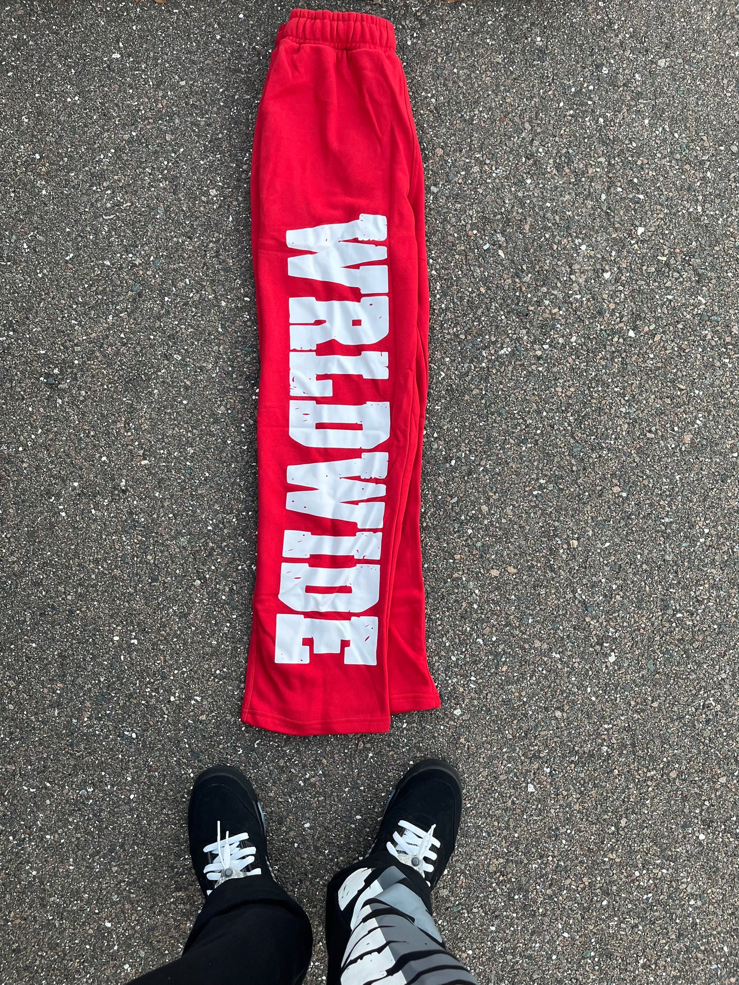 WRLDWIDE SWEATS