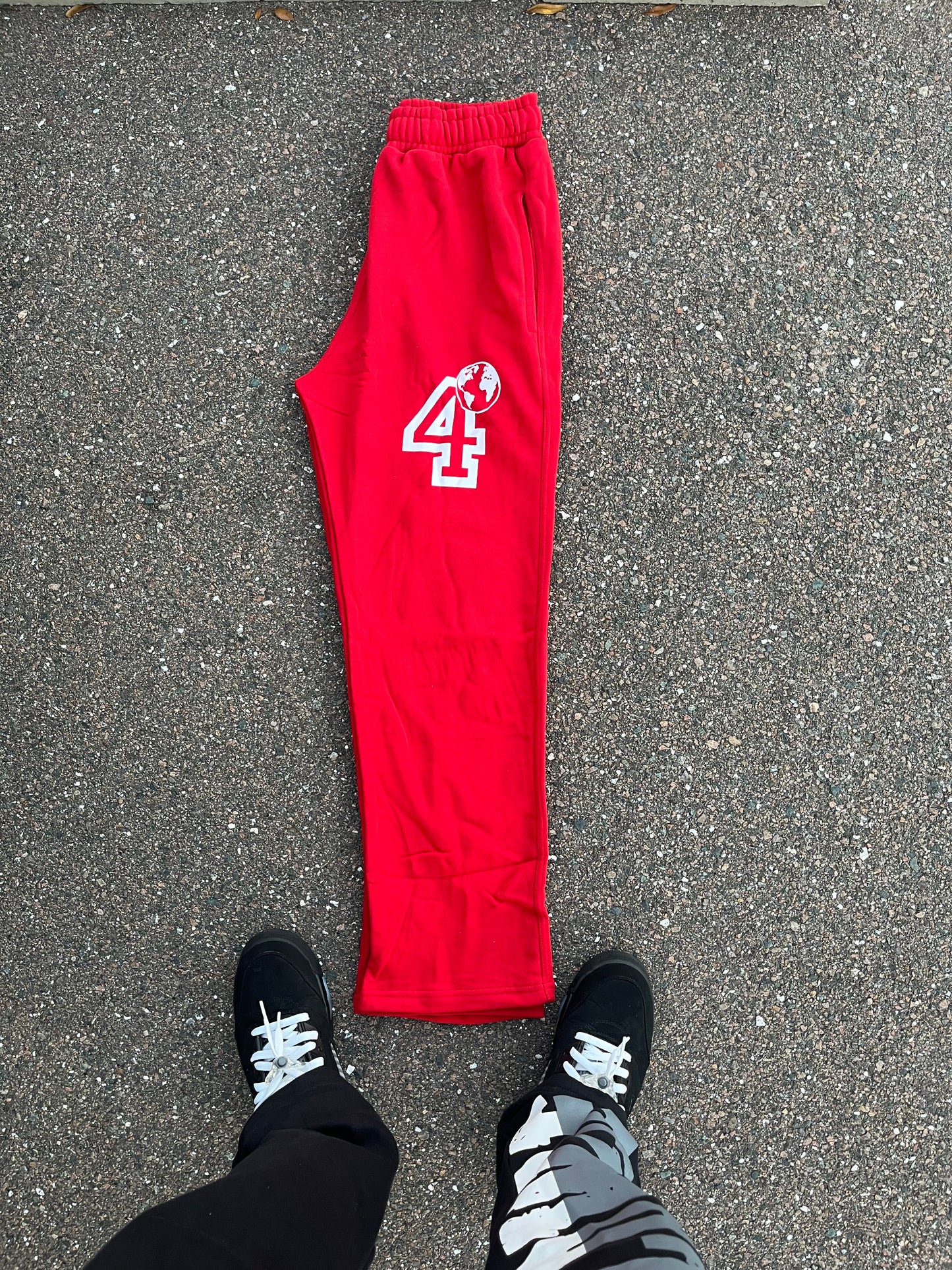 WRLDWIDE SWEATS